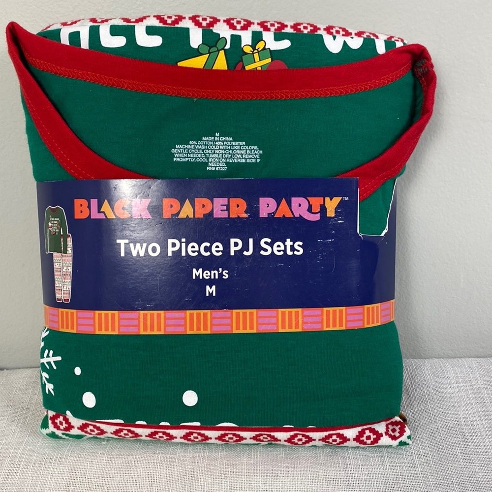 Black Paper Party New! Mens green-multicolor two piece pajama set size M